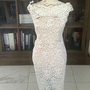 Chic White Lace Wedding Dress